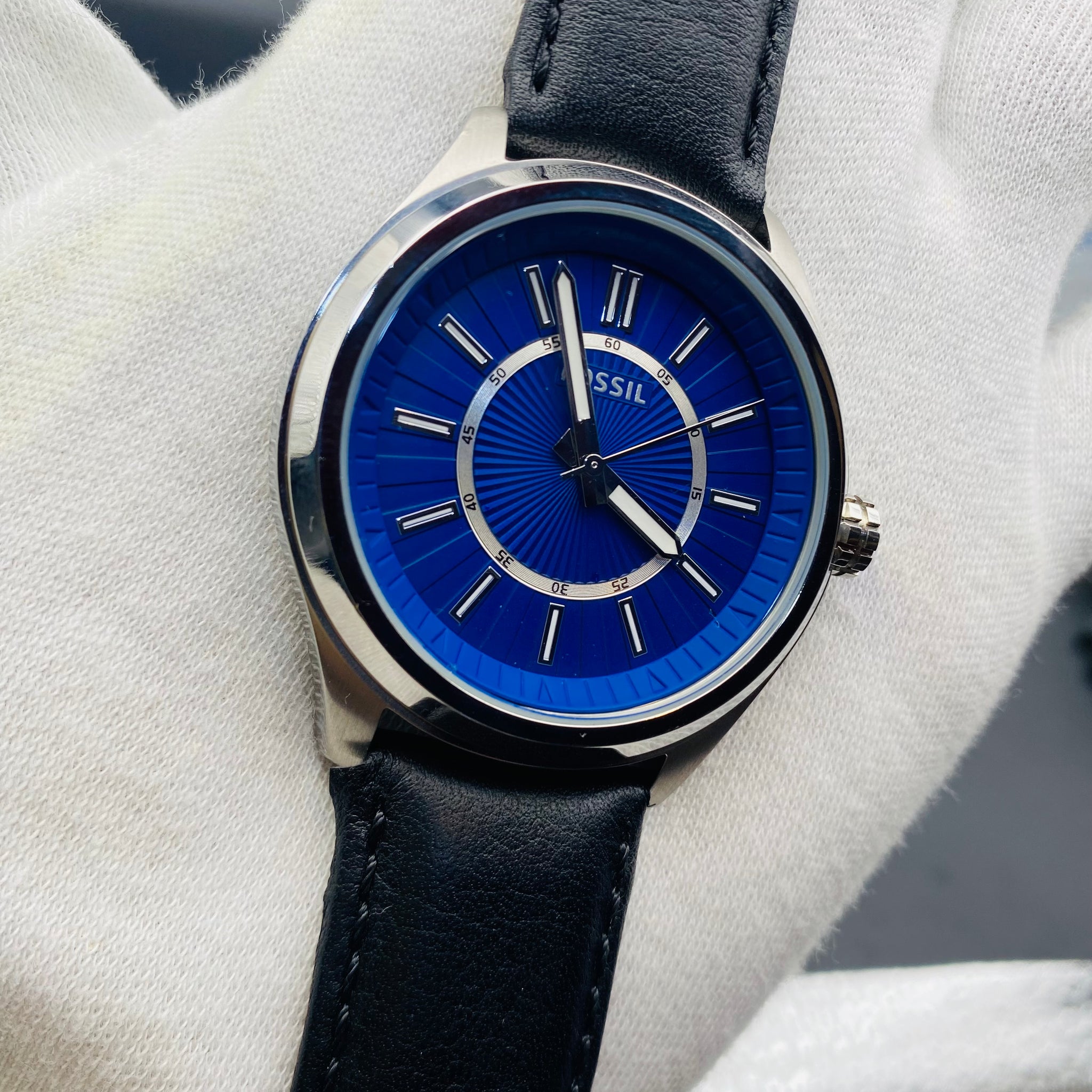 Fossil Minimalist Men’s Analog Watch